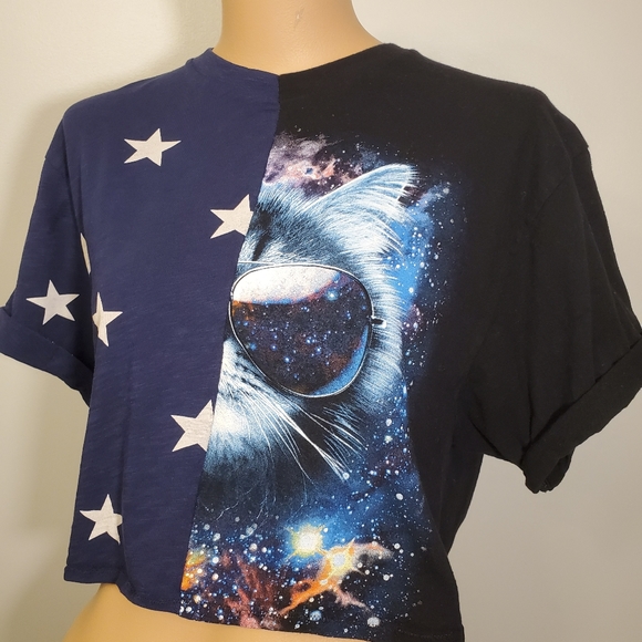 🔥Host Pick🔥Custom Galaxy Cat & Stars Crop Top T-Shirt - Picture 3 of 6